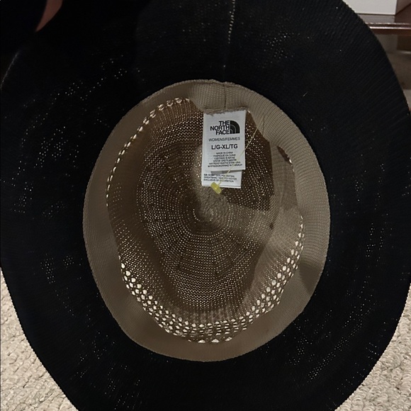 The North Face Packable Beige and Black Wide Brim Hat - Picture 8 of 8
